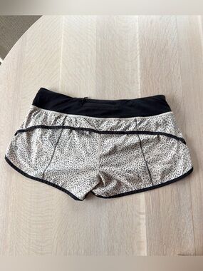 Lululemon Speed Up Low-Rise Lined Shorts 2.5", Animal Print, Size 10